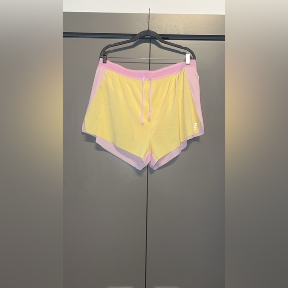 Lskd Pants - NWT LSKD Accelerate HR Running Short (Grace Grove Collection)